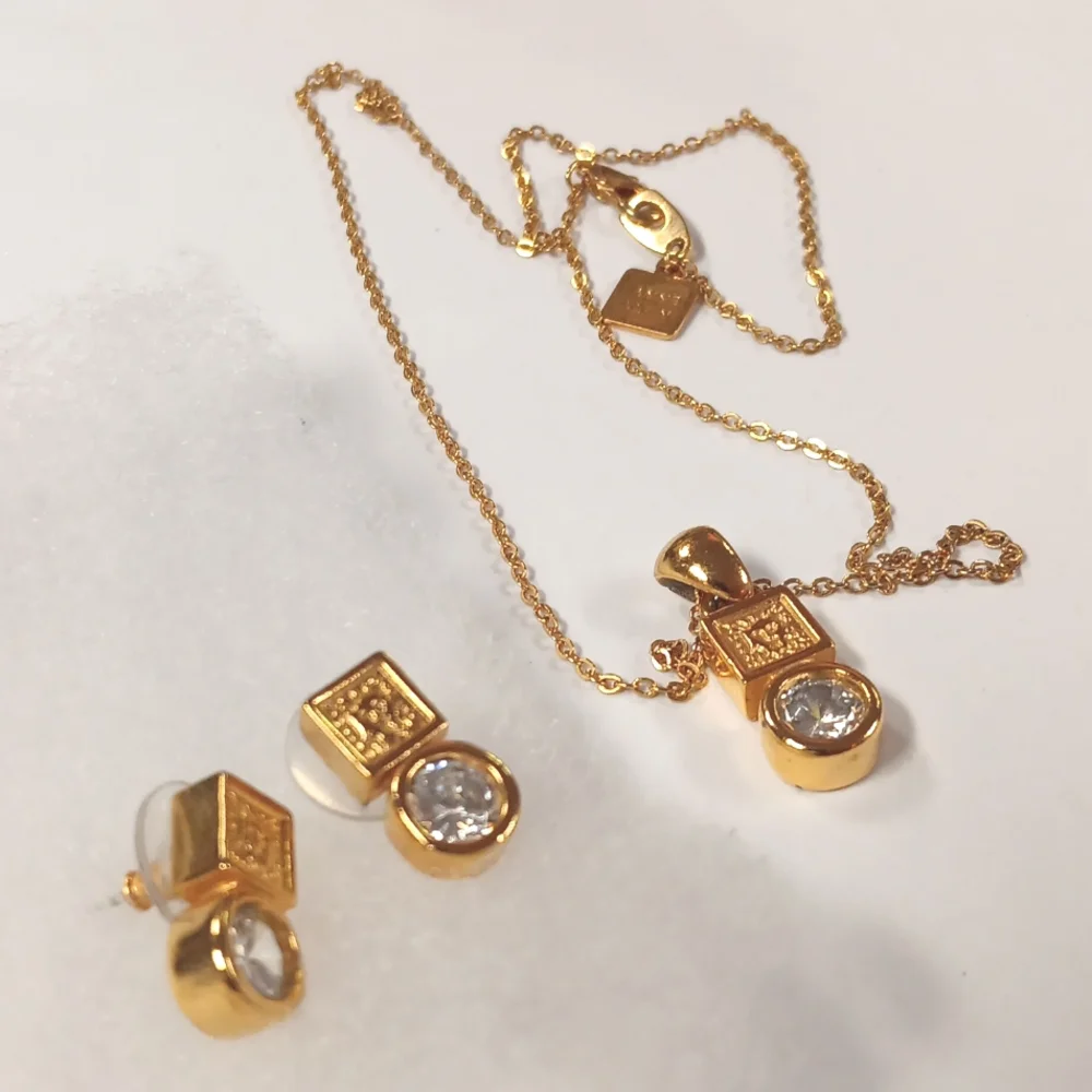 Signed AK Anne Klein lion logo stone pendant necklace & Earrings - Picture 3 of 6